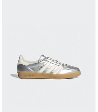 JR1206_1_FOOTWEAR_Photography_Side-Lateral-Center-View_grey.jpg
