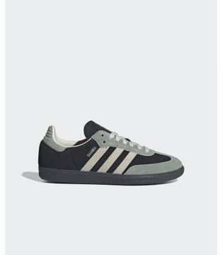 JI2680_1_FOOTWEAR_Photography_Side-Lateral-Center-View_grey.jpg