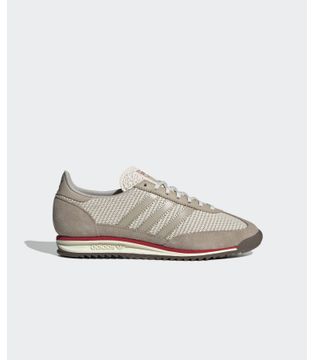 JI0180_1_FOOTWEAR_Photography_Side-Lateral-Center-View_grey.jpg
