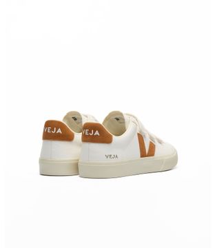 VEJA_RC0503885_back