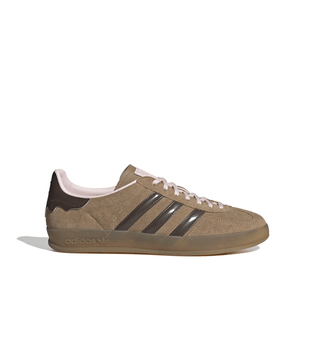 JR8028_1_FOOTWEAR_Photography_Side-Lateral-Center-View_white