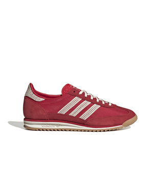 JI2746_1_FOOTWEAR_Photography_Side-Lateral-Center-View_white