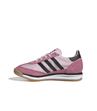JI2047_5_FOOTWEAR_Photography_Side-Medial-Center-View_white