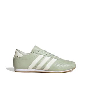 JS0710_1_FOOTWEAR_Photography_Side-Lateral-Center-View_white