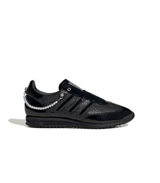 JQ2615_1_FOOTWEAR_Photography_Side-Lateral-Center-View_white