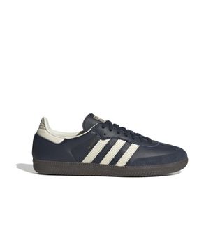 JK3372_1_FOOTWEAR_Photography_Side-Lateral-Center-View_white